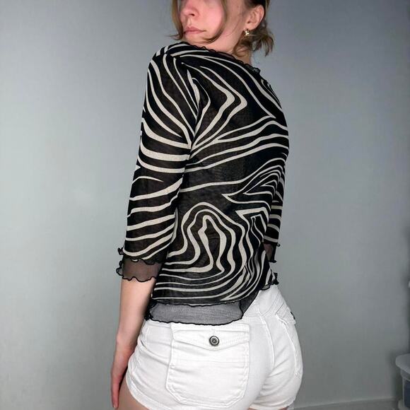 Black white zebra trippy y2k three quarter sleeve long sleeve top - Picture 8 of 8